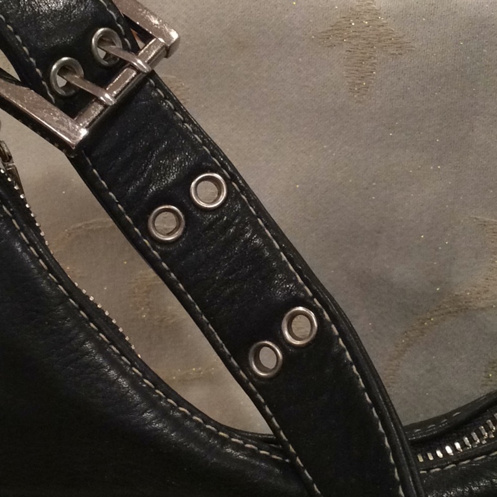 AUTHENTIC & LIKE NEW, ALL LEATHER “PERLINA” BAG - Picture 5 of 7